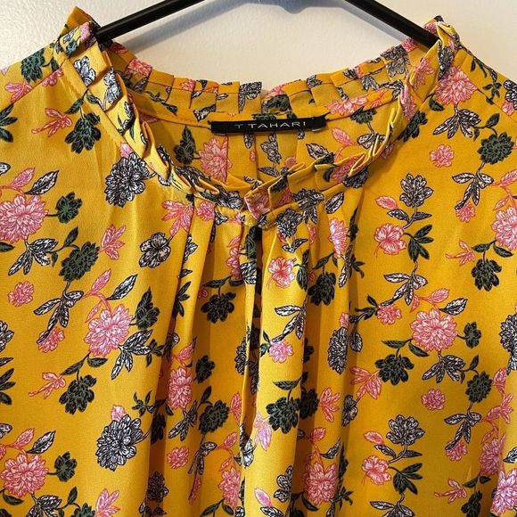 T Tahari Wallflower Floral Ruffle Neck Top - Picture 6 of 8